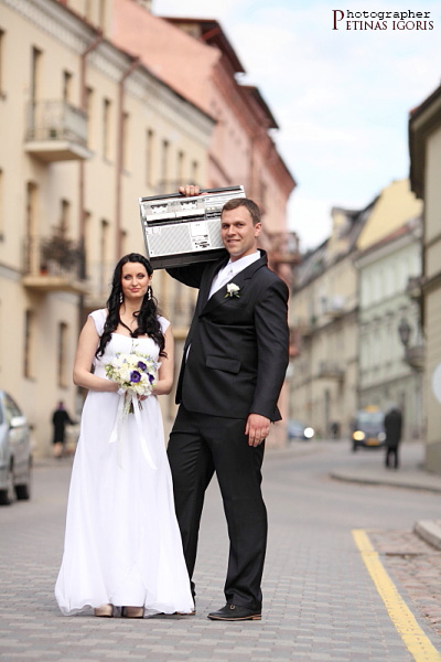 Vestuvių fotografija Užupio angelas Vilniuje 